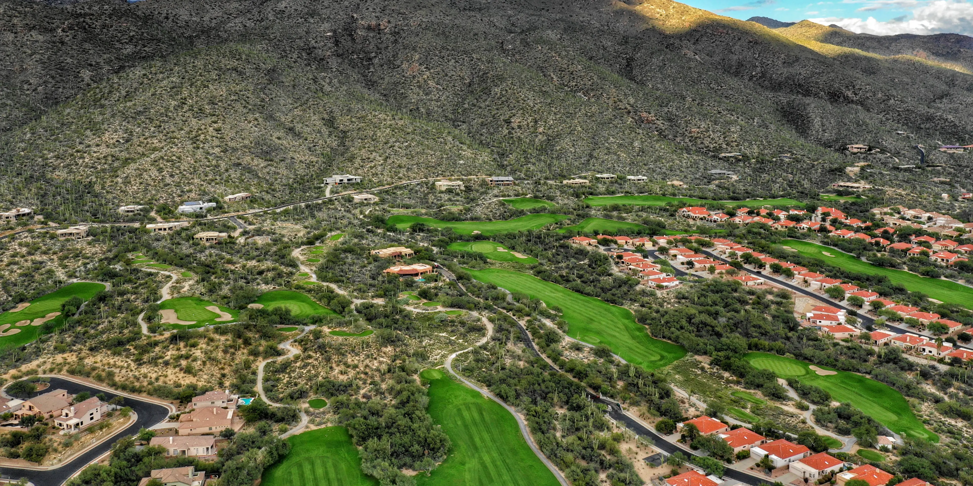 Landscape putting greens and fairway photo of the Arizona National Golf Club golf course