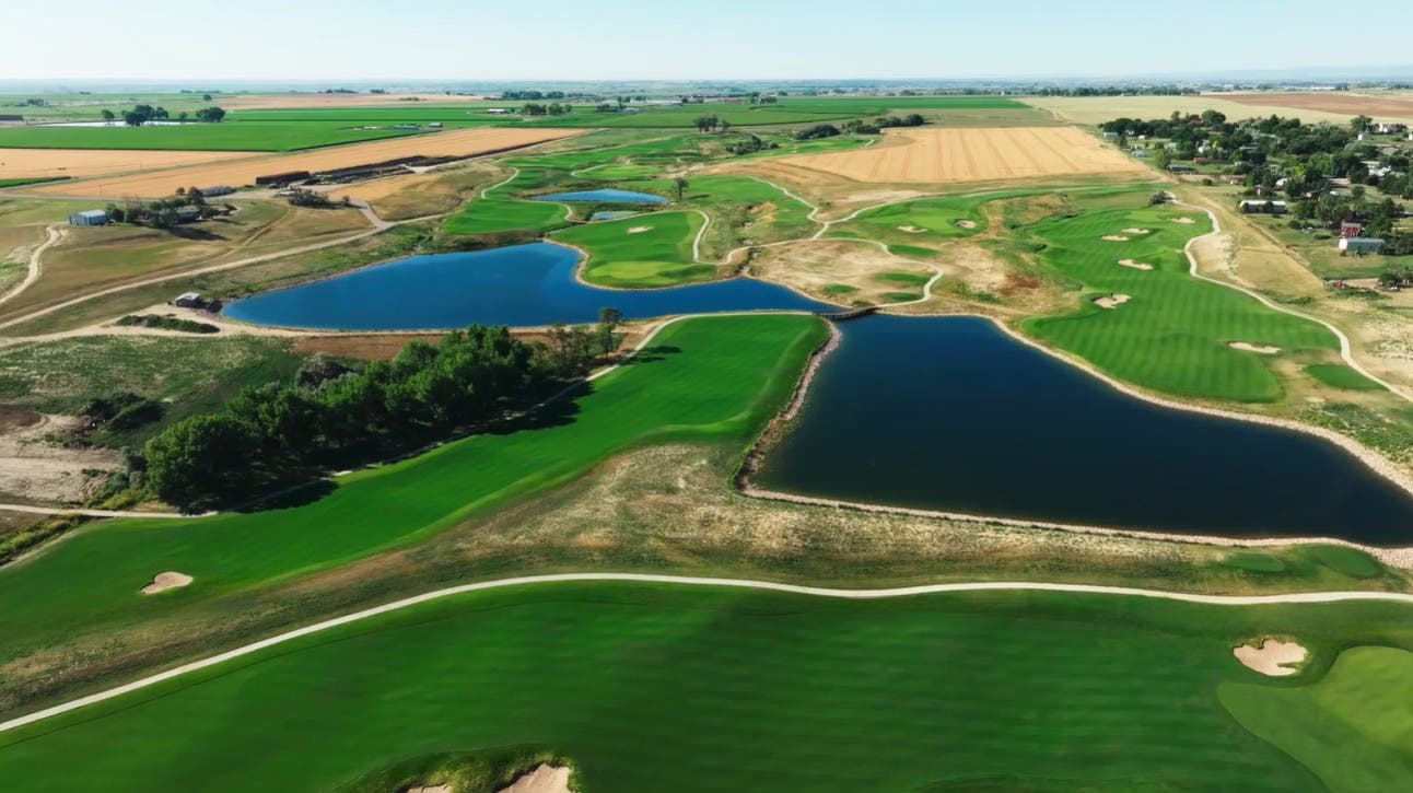 Landscape putting greens and fairway photo of the Bella Ridge Golf Club golf course
