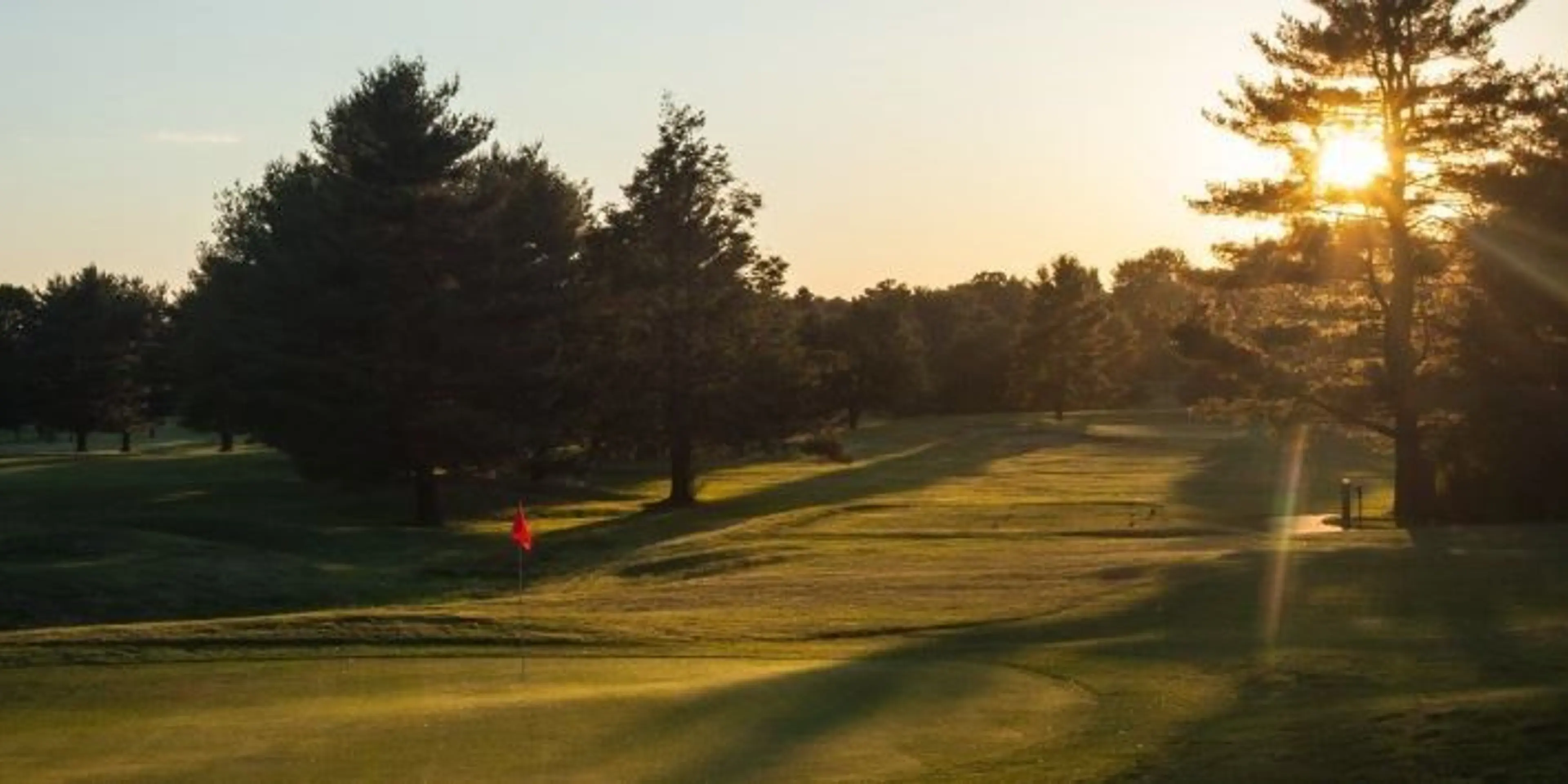 Landscape putting greens and fairway photo of the East Hartford Golf Club golf course