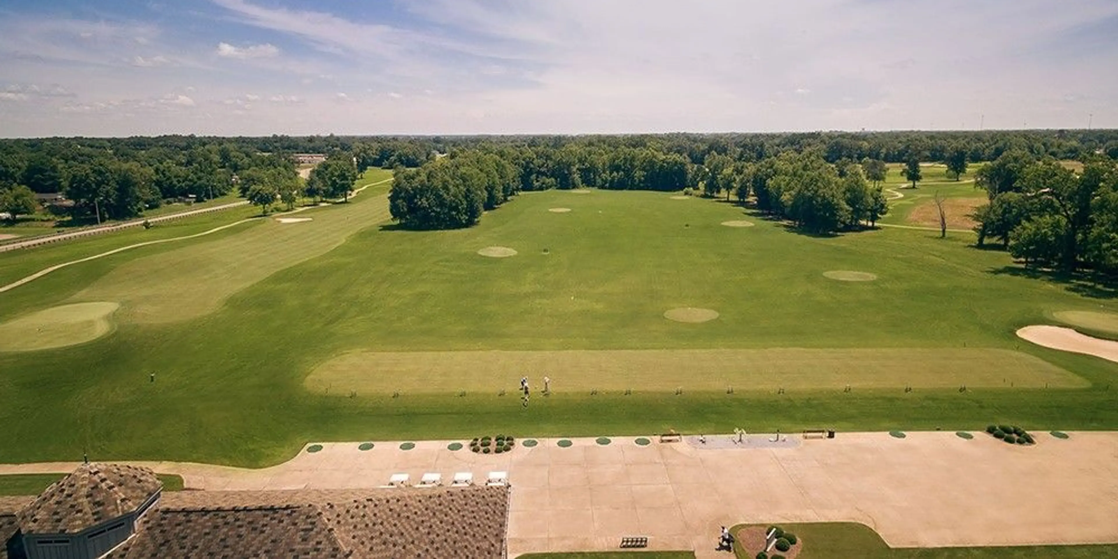 Landscape putting greens and fairway photo of the Gateway Park Golf Course golf course