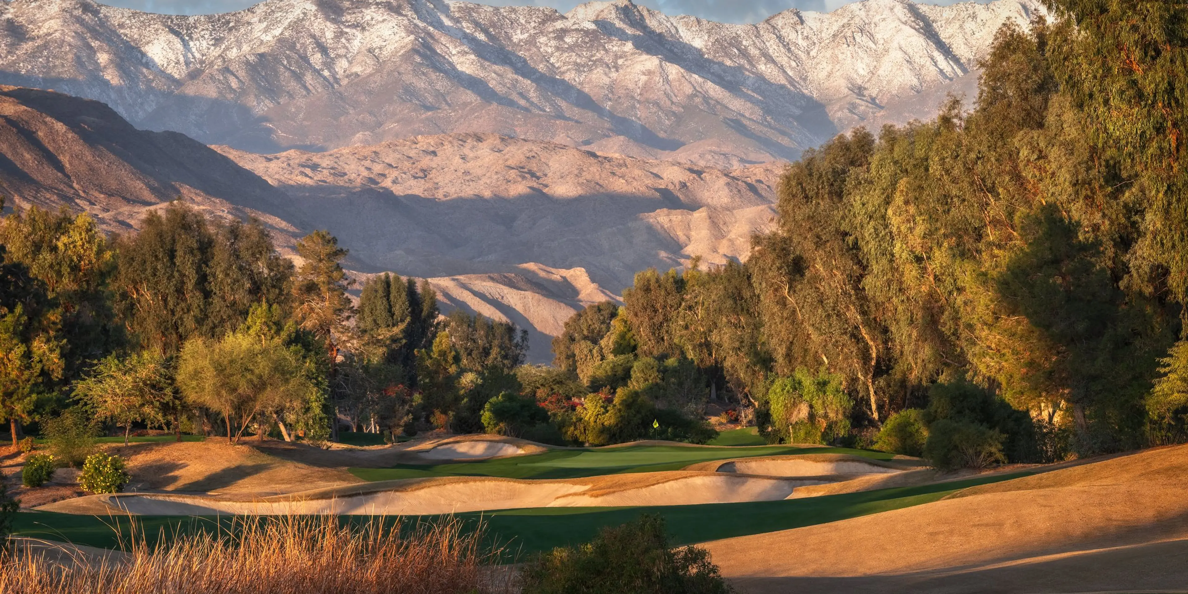 Landscape putting greens and fairway photo of the Indian Wells Golf Resort golf course