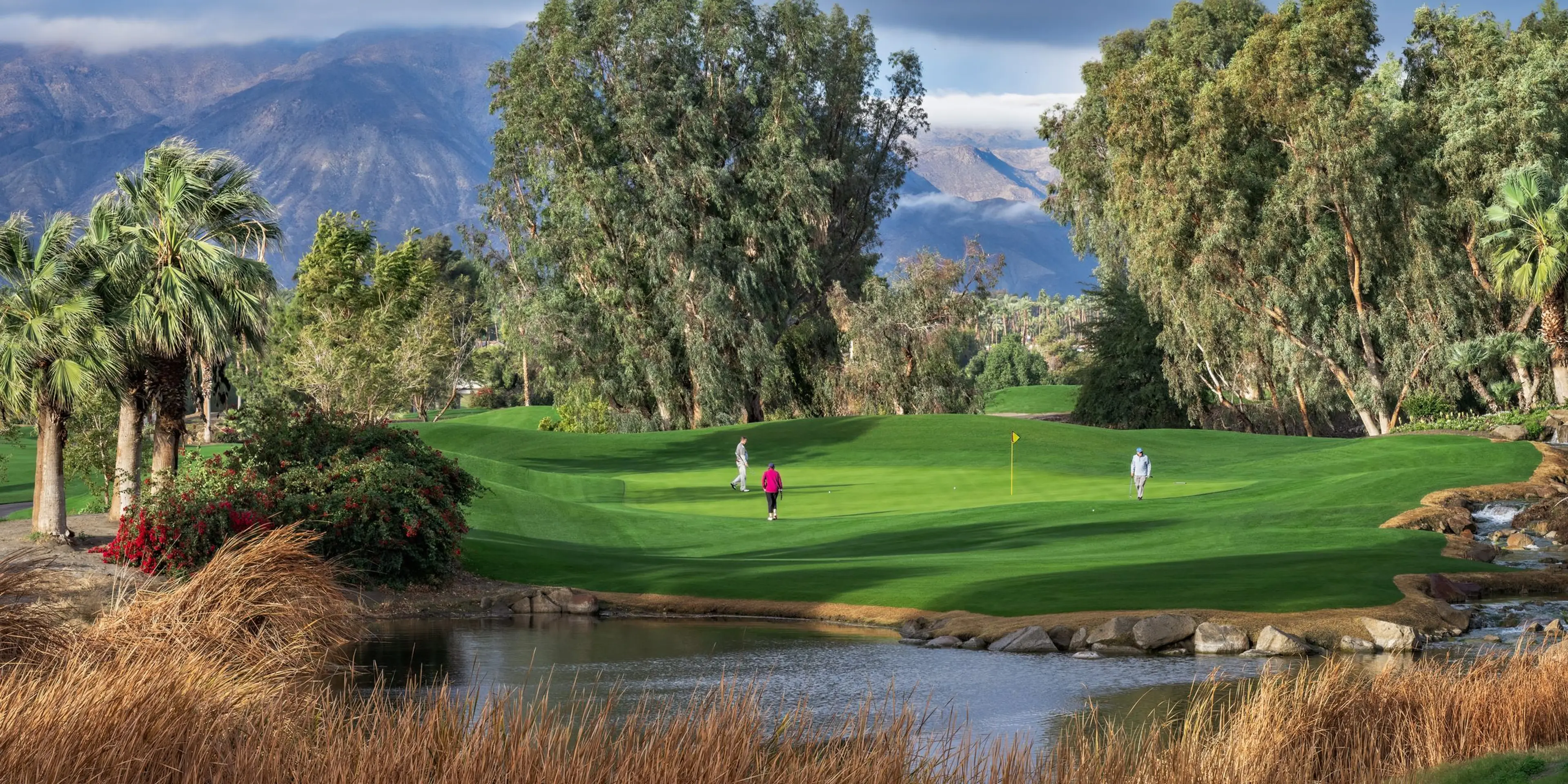 Landscape putting greens and fairway photo of the Indian Wells Golf Resort golf course
