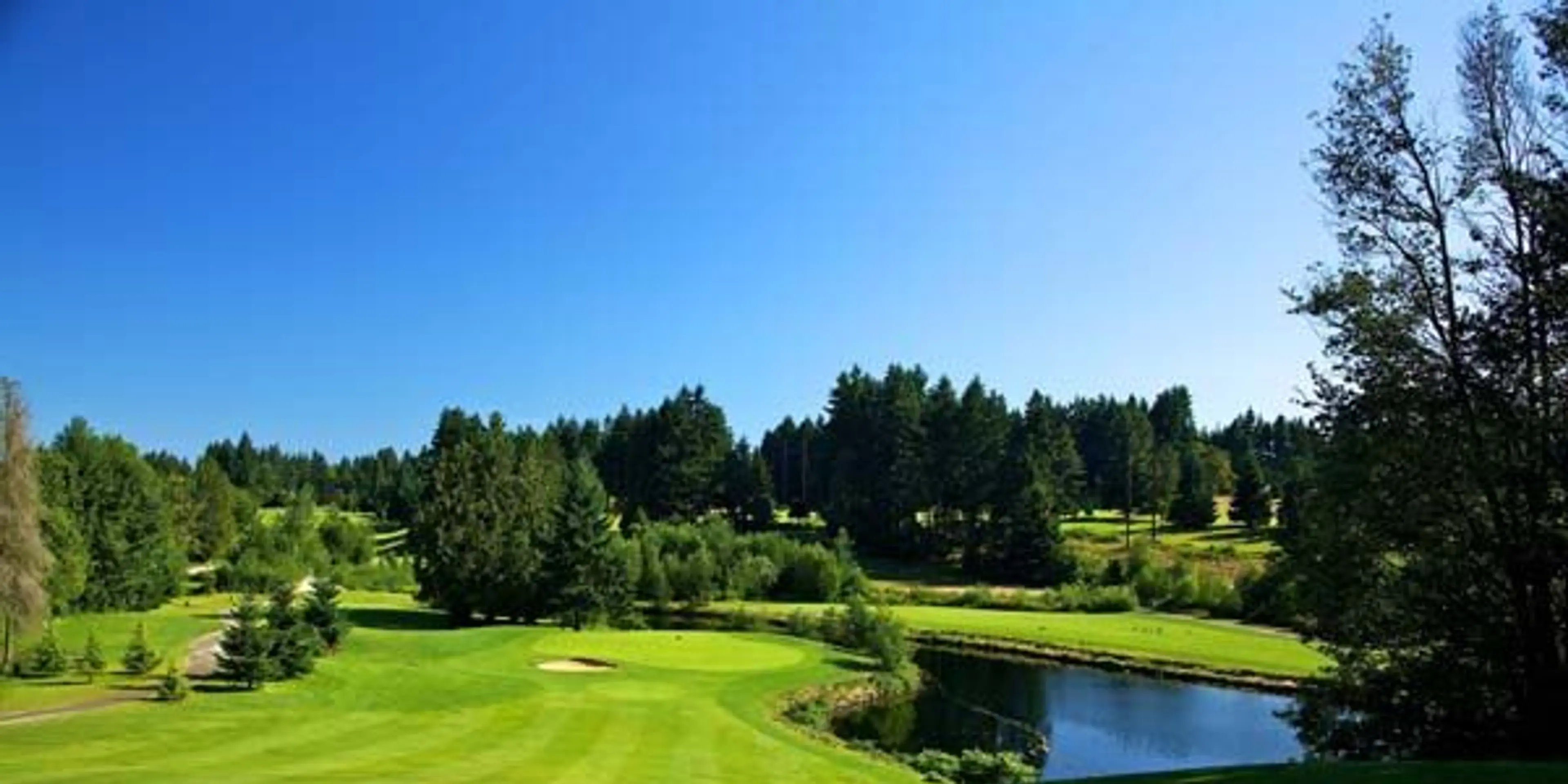 Landscape putting greens and fairway photo of the Jackson Park Golf Course - Seattle golf course