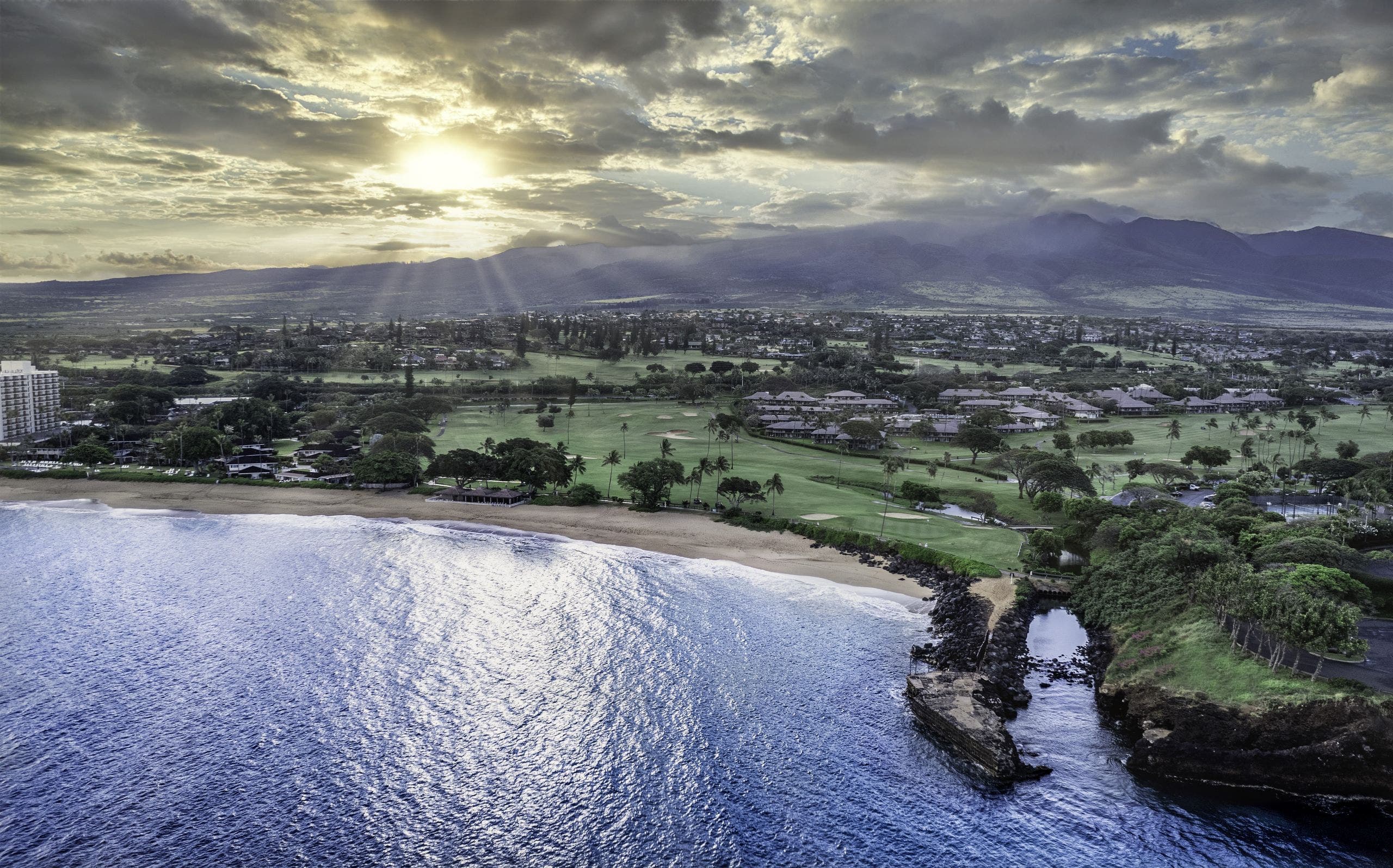 Landscape putting greens and fairway photo of the Ka'anapali Golf Courses golf course