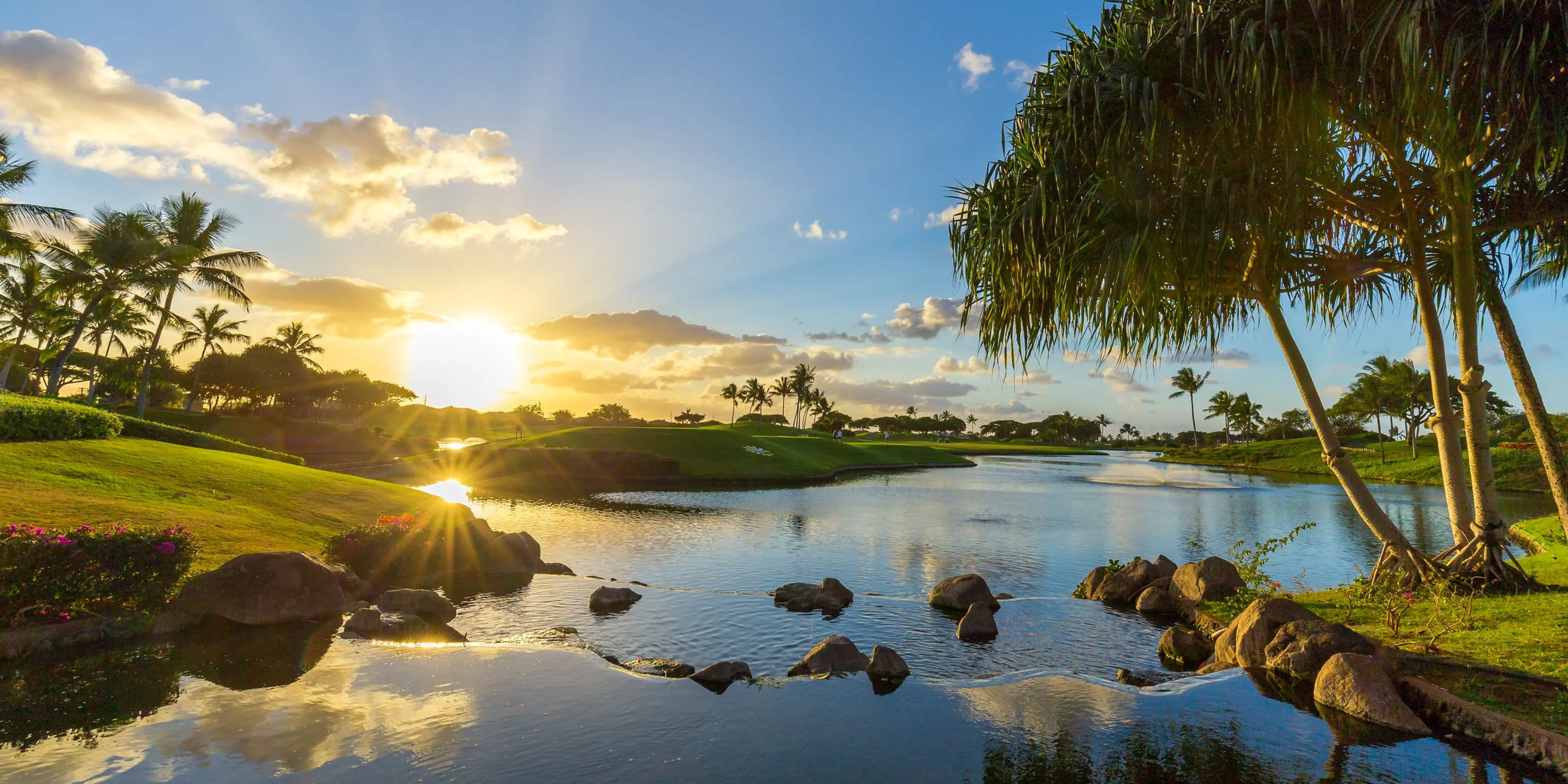 Landscape putting greens and fairway photo of the Kapolei Golf Club golf course