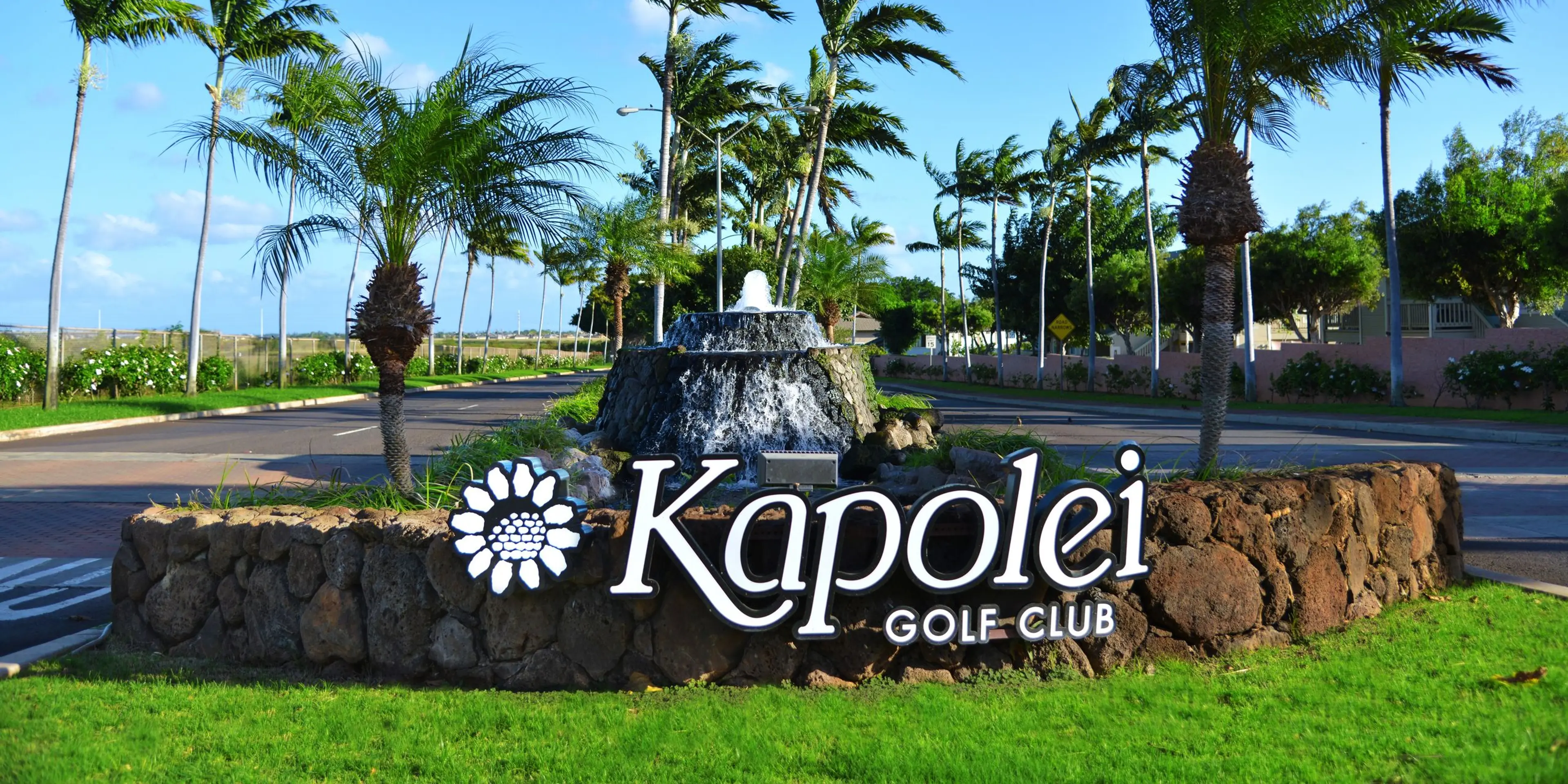 Landscape putting greens and fairway photo of the Kapolei Golf Club golf course