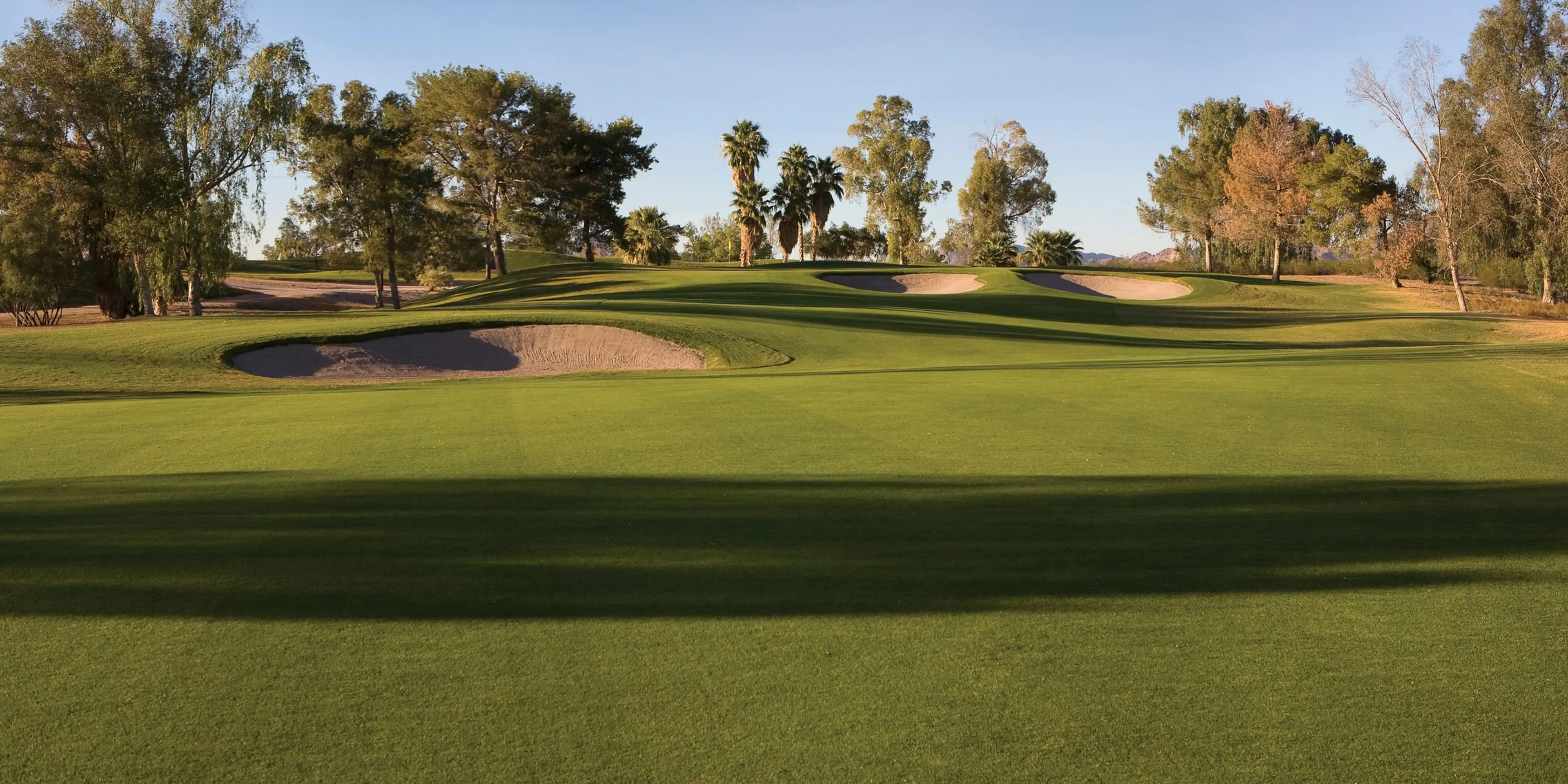 Landscape putting greens and fairway photo of the Papago Golf Club golf course